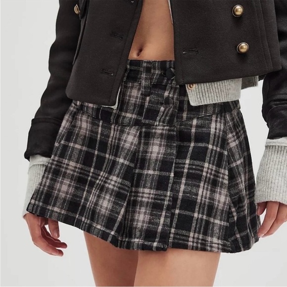 Free People Plaid Serena Micro Skort Black Gray size 8 preppy academia 90s - Picture 12 of 14